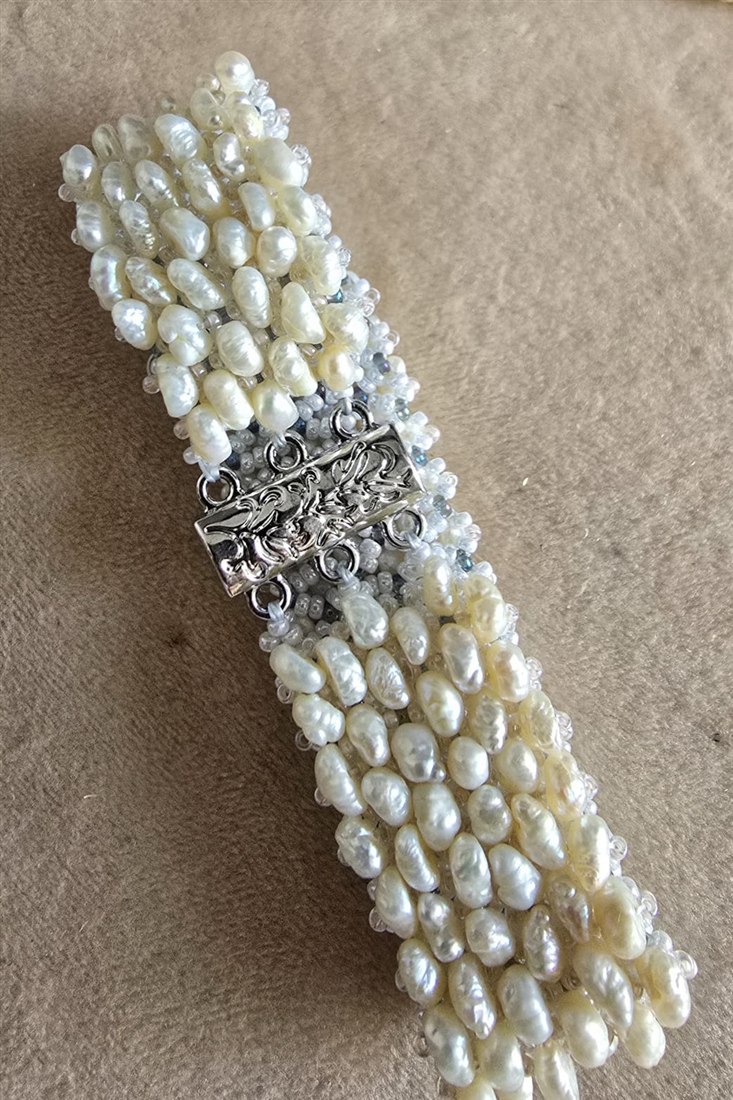 Pearl Bracelet with Vintage Clasp
